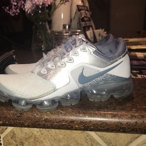 boys grade school vapormax